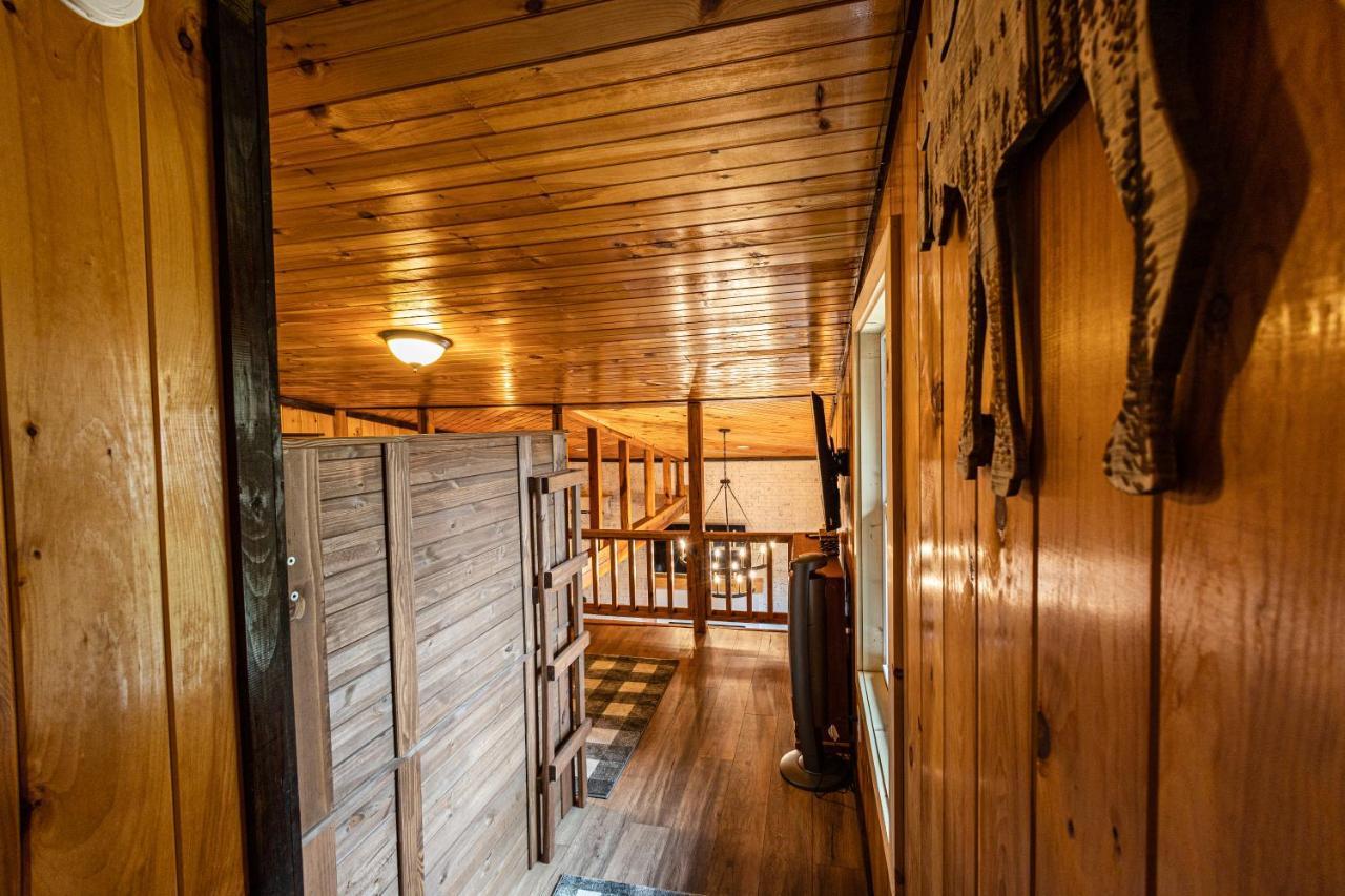 Fun Cabin With Hot Tub, Pool Table & Fire Pit - Big Blue Брайсон-Сіті Екстер'єр фото