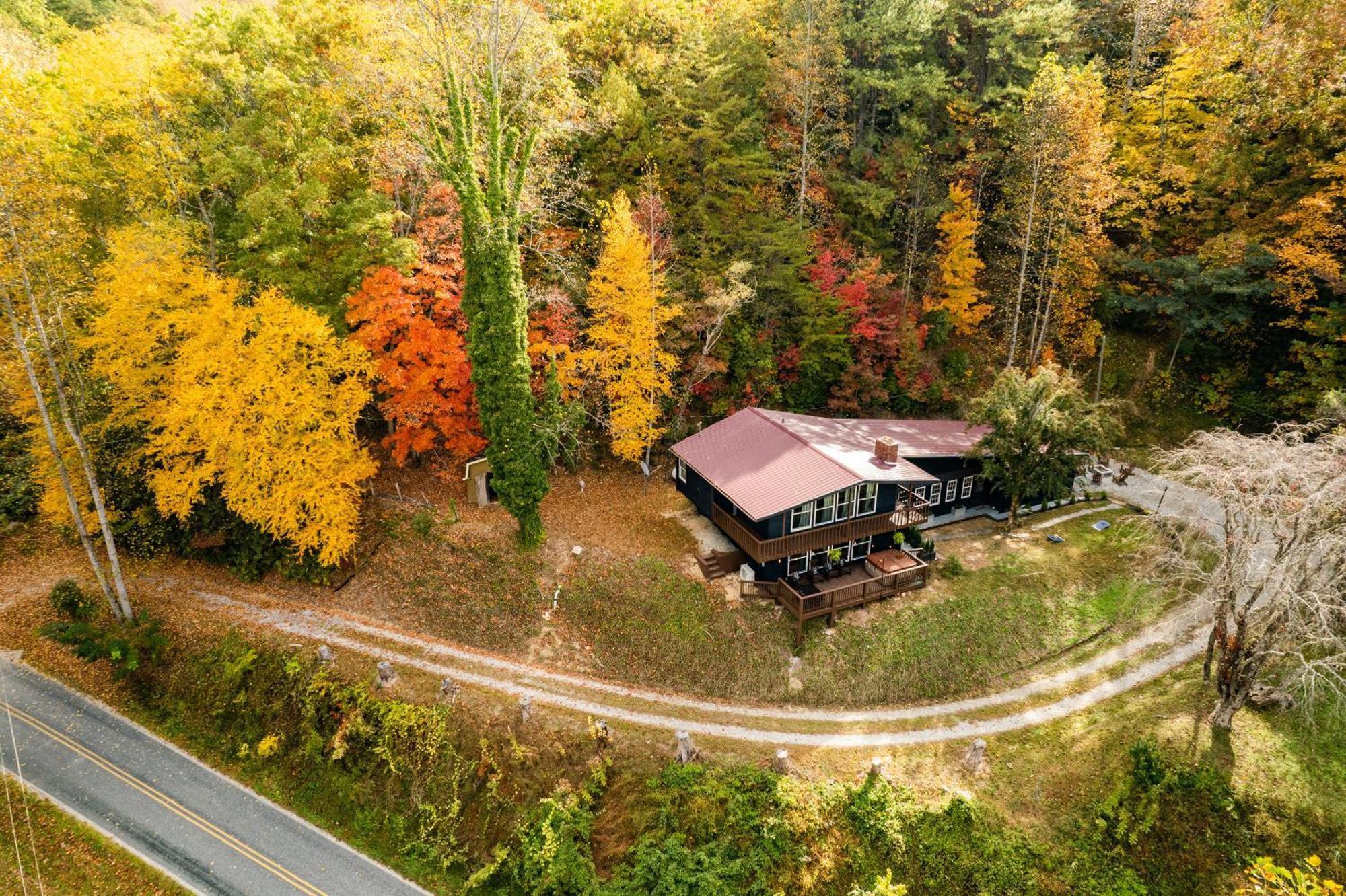 Fun Cabin With Hot Tub, Pool Table & Fire Pit - Big Blue Брайсон-Сіті Екстер'єр фото